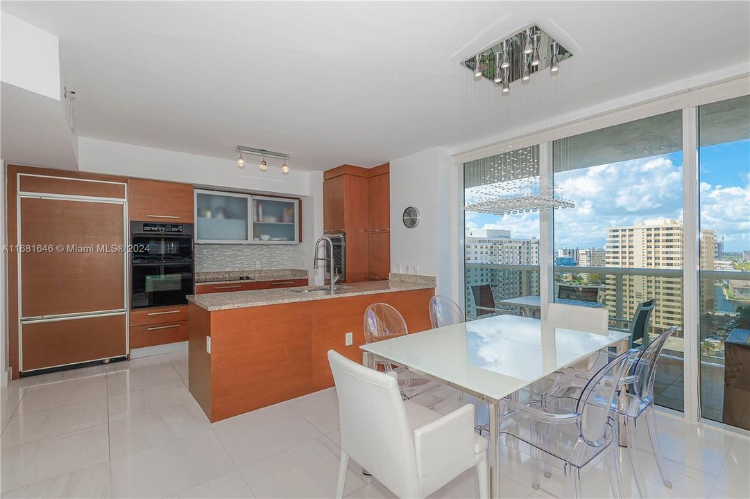 For Sale: $1,195,000 (2 beds, 2 baths, 1458 Square Feet)