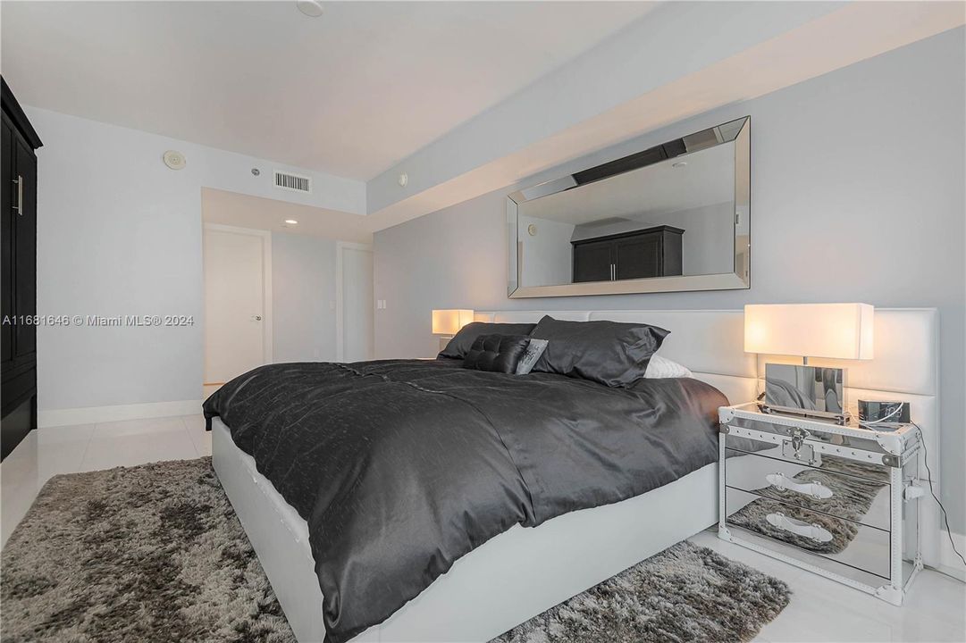 For Sale: $1,195,000 (2 beds, 2 baths, 1458 Square Feet)