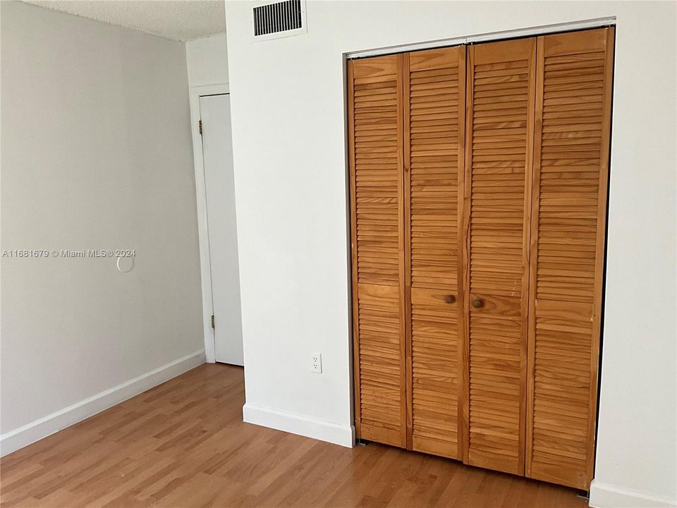 For Rent: $2,350 (2 beds, 2 baths, 908 Square Feet)