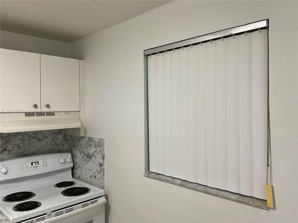 For Rent: $2,350 (2 beds, 2 baths, 908 Square Feet)