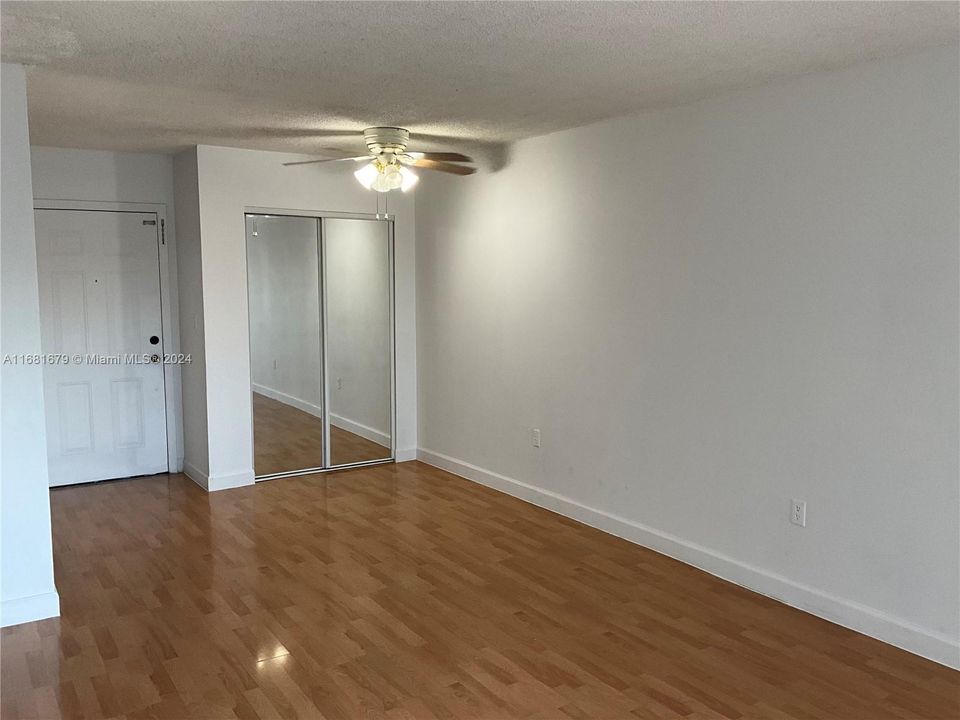 For Rent: $2,350 (2 beds, 2 baths, 908 Square Feet)