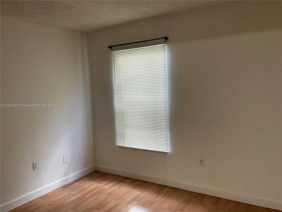 For Rent: $2,350 (2 beds, 2 baths, 908 Square Feet)