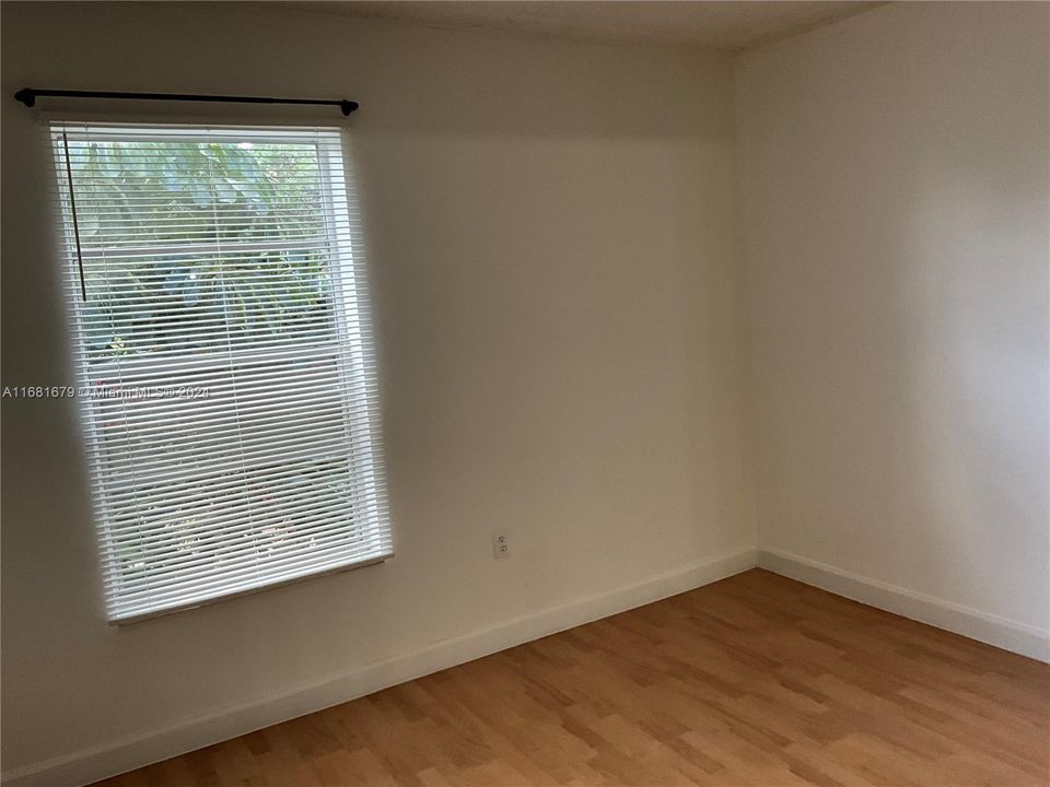 For Rent: $2,350 (2 beds, 2 baths, 908 Square Feet)