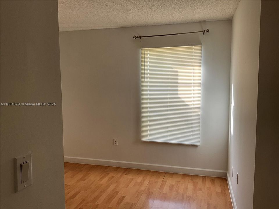 For Rent: $2,350 (2 beds, 2 baths, 908 Square Feet)