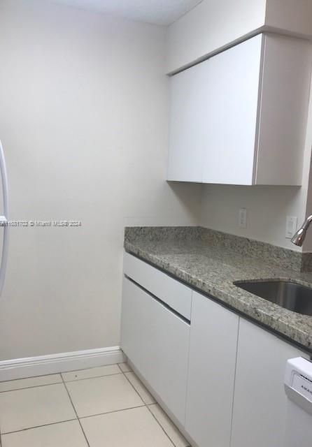 For Sale: $320,000 (2 beds, 2 baths, 932 Square Feet)