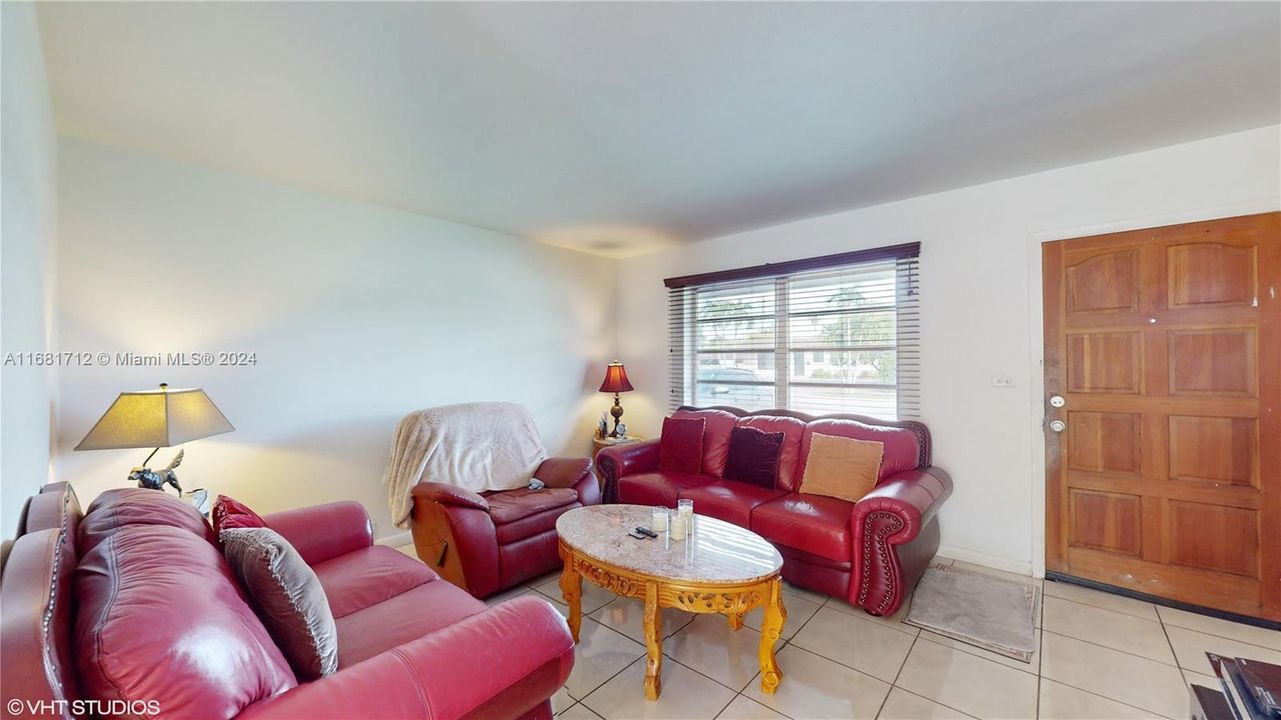 For Sale: $650,000 (3 beds, 1 baths, 1548 Square Feet)