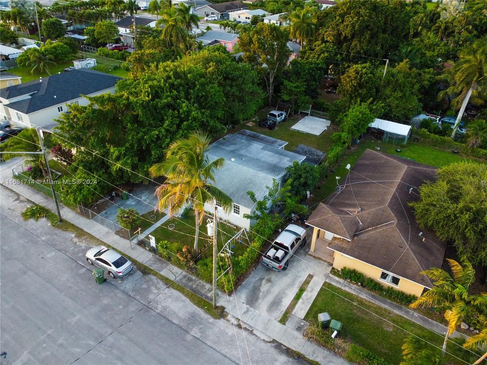 For Sale: $530,000 (3 beds, 2 baths, 1287 Square Feet)