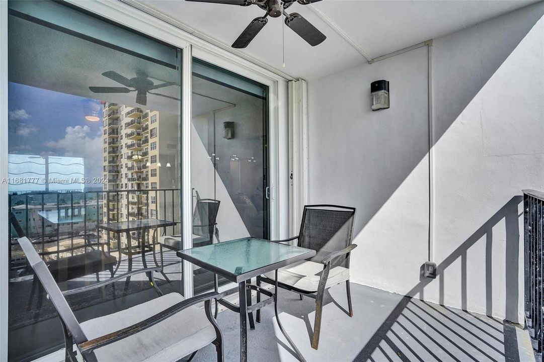 For Sale: $430,000 (2 beds, 2 baths, 1252 Square Feet)