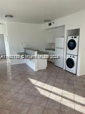 Active With Contract: $2,000 (2 beds, 1 baths, 680 Square Feet)