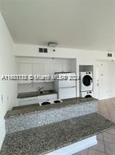 Active With Contract: $2,000 (2 beds, 1 baths, 680 Square Feet)