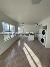 Active With Contract: $2,000 (2 beds, 1 baths, 680 Square Feet)