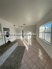 Active With Contract: $2,000 (2 beds, 1 baths, 680 Square Feet)