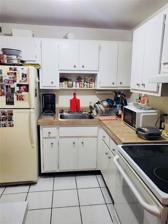 For Sale: $125,000 (2 beds, 2 baths, 920 Square Feet)