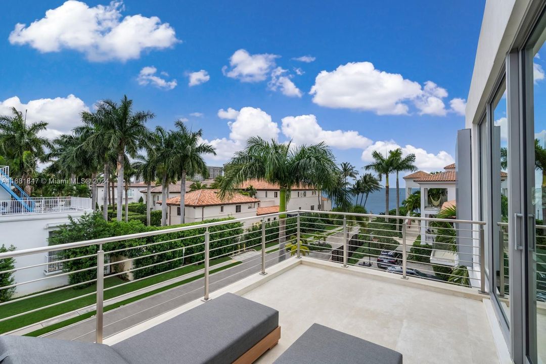 For Sale: $5,750,000 (4 beds, 4 baths, 3660 Square Feet)