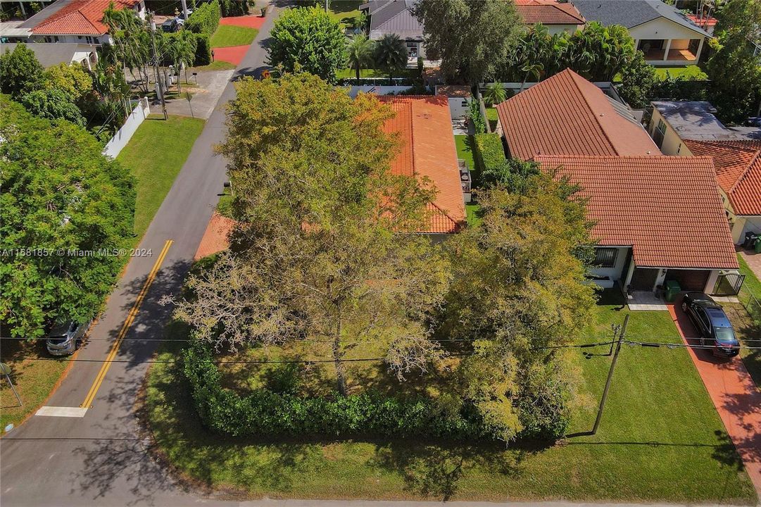 En Venta: $850,000 (3 camas, 2 baños, 1350 Pies cuadrados)