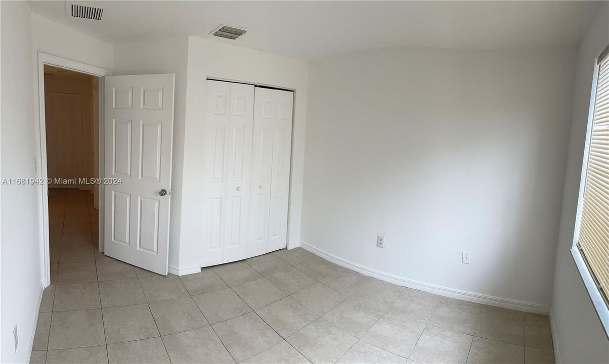 For Rent: $2,650 (3 beds, 3 baths, 1568 Square Feet)