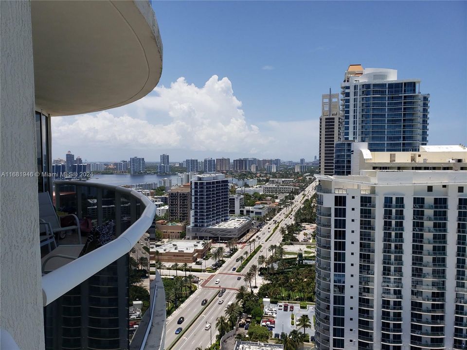 For Sale: $1,700,000 (2 beds, 2 baths, 1886 Square Feet)