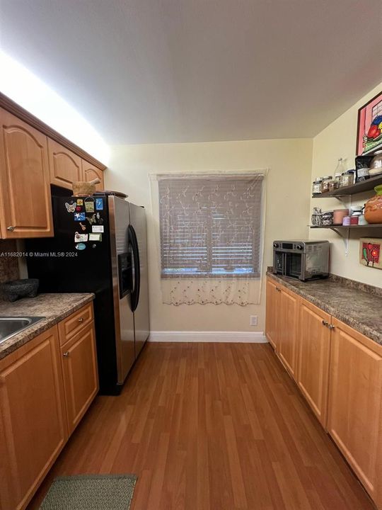 For Rent: $2,400 (2 beds, 2 baths, 1175 Square Feet)