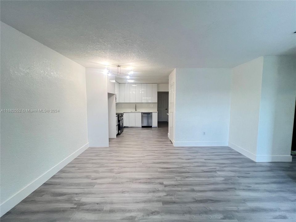 For Rent: $3,800 (4 beds, 2 baths, 1581 Square Feet)