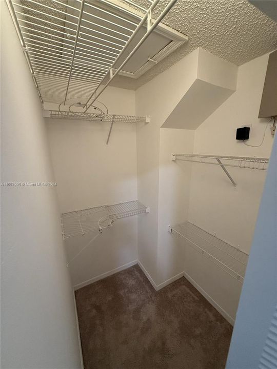 Active With Contract: $2,500 (2 beds, 2 baths, 1120 Square Feet)