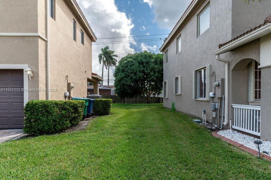 For Sale: $739,000 (3 beds, 2 baths, 2713 Square Feet)