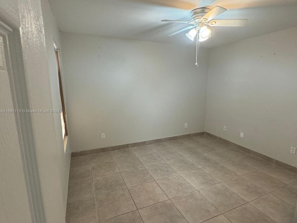 For Sale: $299,000 (2 beds, 2 baths, 1093 Square Feet)