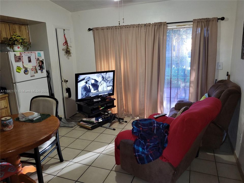 En Venta: $415,000 (2 camas, 1 baños, 1276 Pies cuadrados)