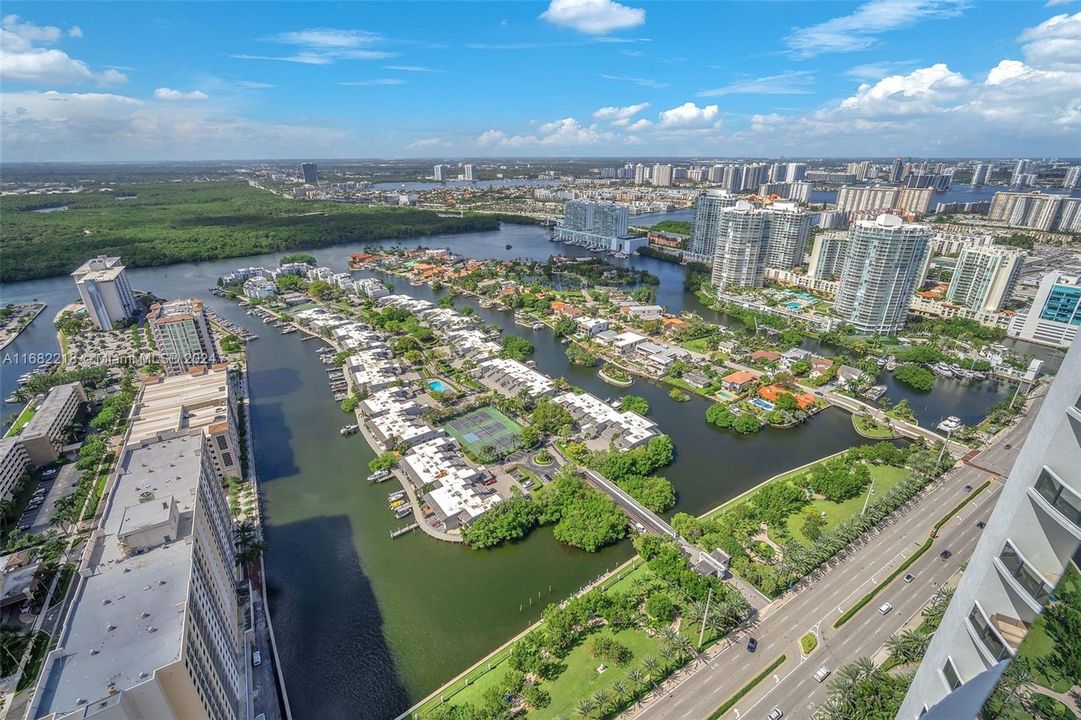 For Sale: $1,395,000 (2 beds, 2 baths, 1435 Square Feet)