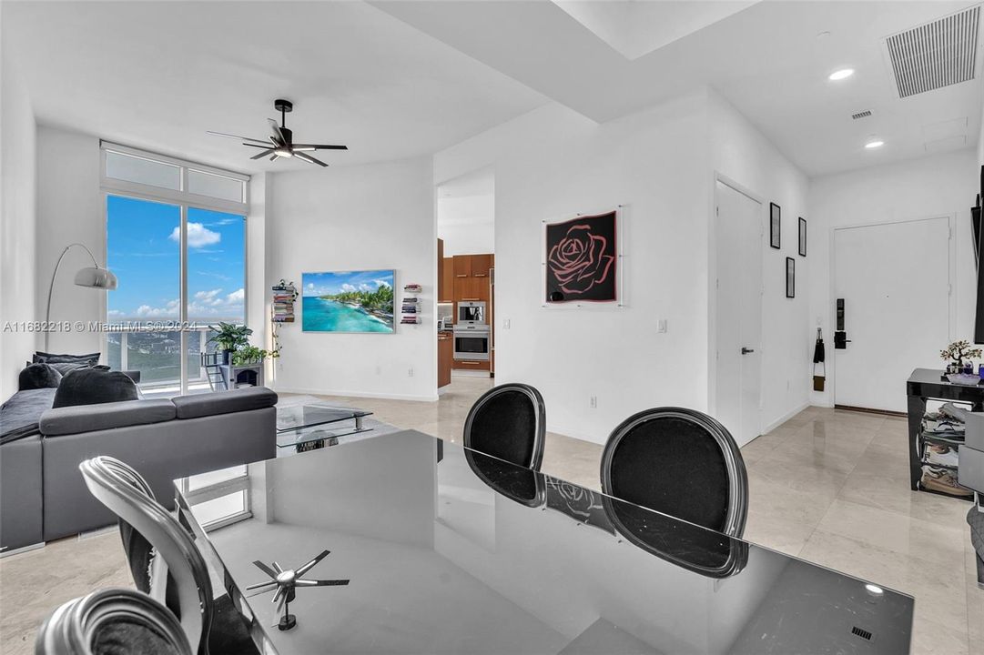 For Sale: $1,395,000 (2 beds, 2 baths, 1435 Square Feet)