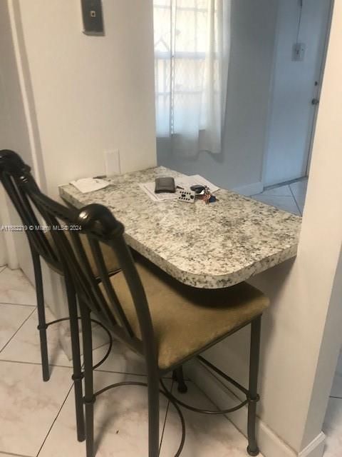 En Venta: $270,000 (2 camas, 2 baños, 960 Pies cuadrados)