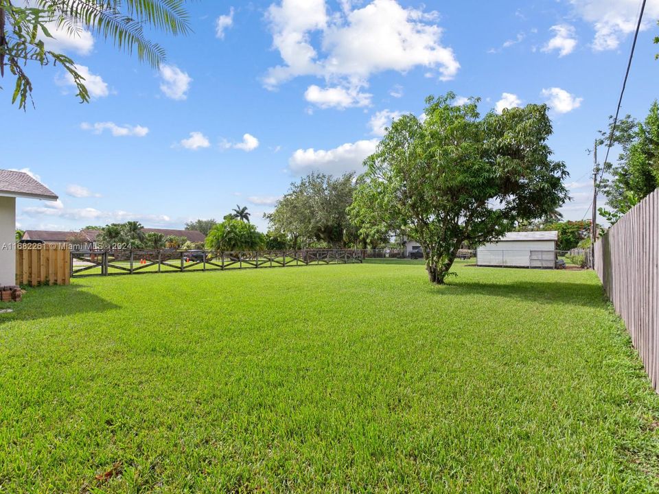 For Sale: $850,000 (4 beds, 2 baths, 2618 Square Feet)