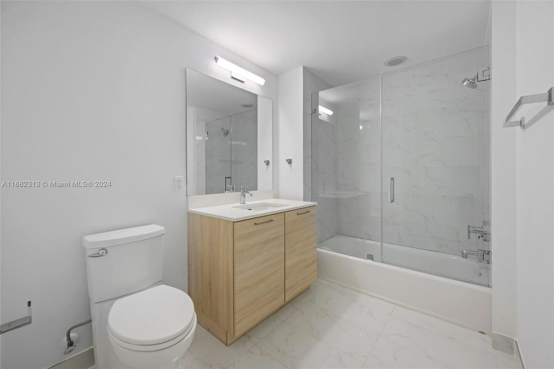 Active With Contract: $3,400 (1 beds, 2 baths, 937 Square Feet)