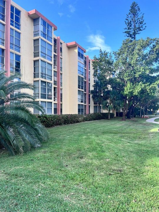 En Venta: $338,500 (2 camas, 2 baños, 801 Pies cuadrados)