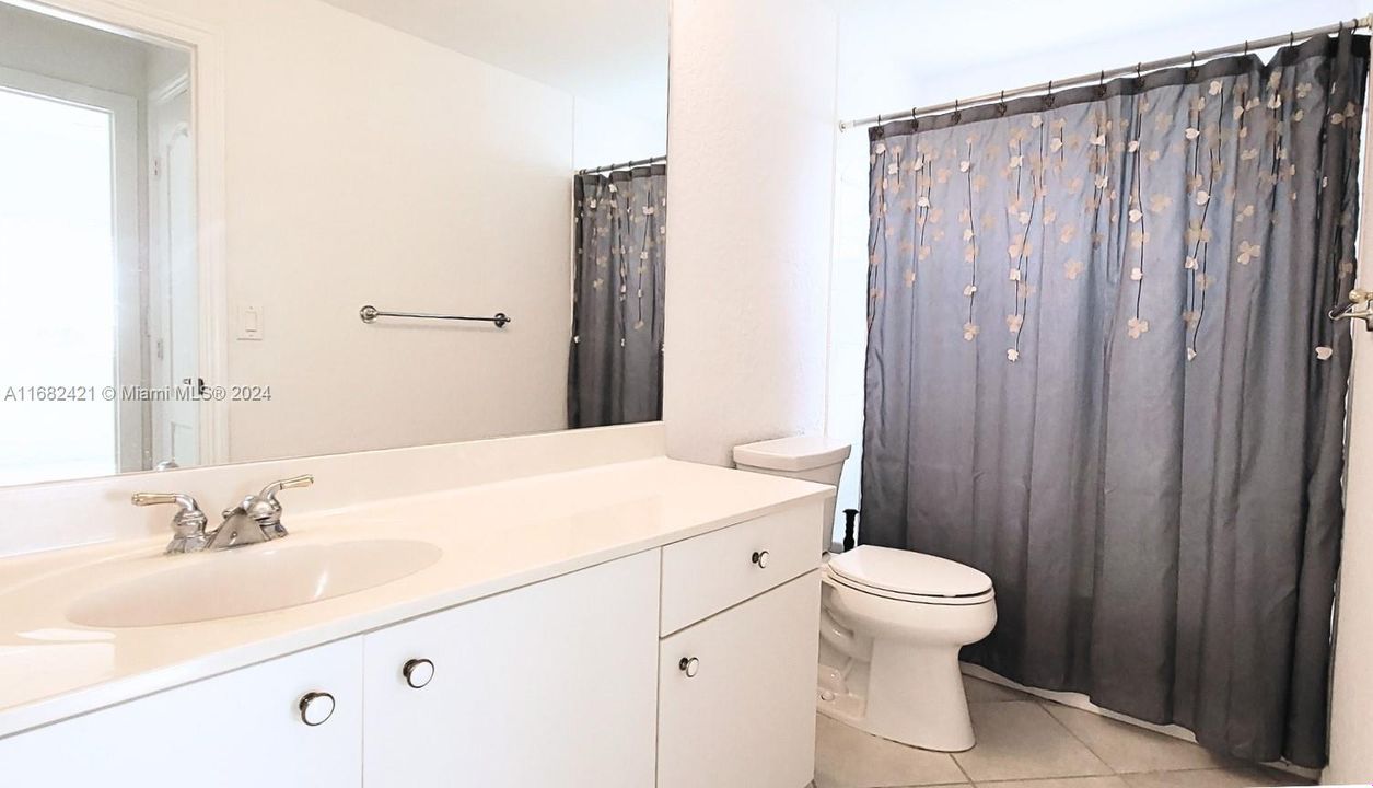 For Sale: $349,900 (2 beds, 2 baths, 1986 Square Feet)