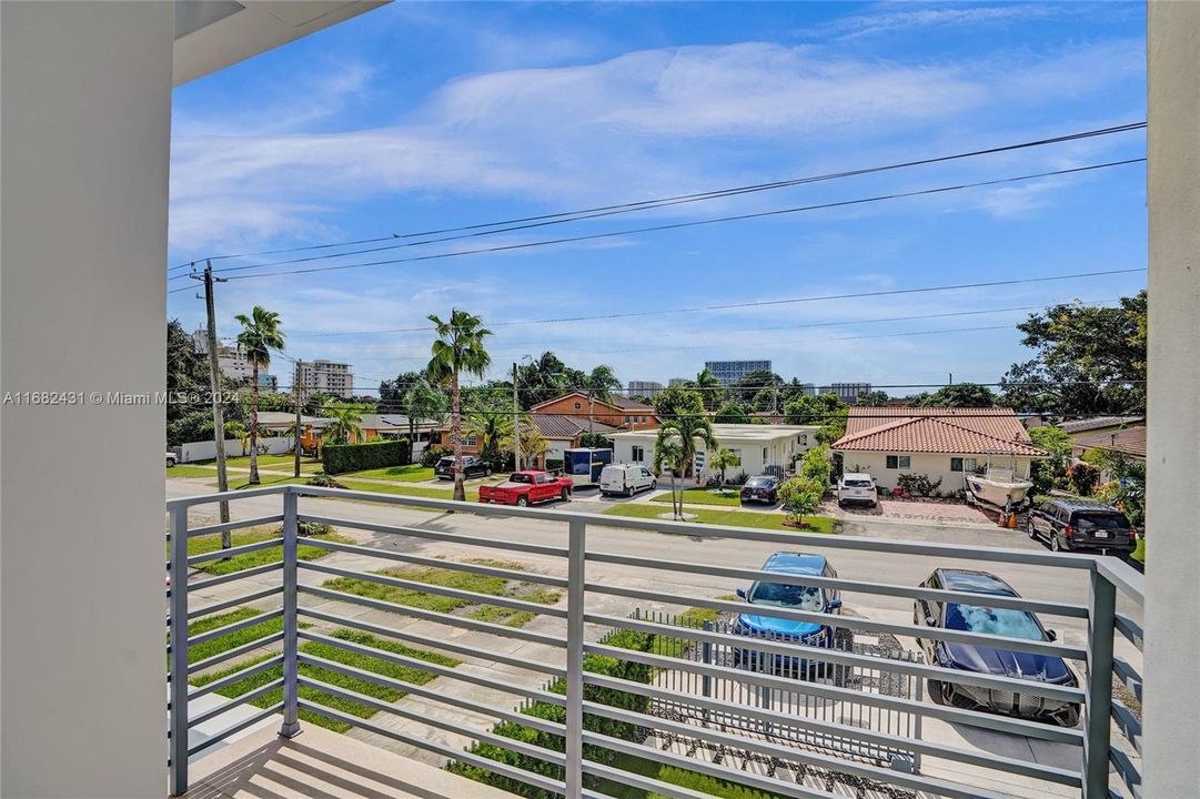 For Sale: $1,800,000 (3 beds, 2 baths, 2312 Square Feet)