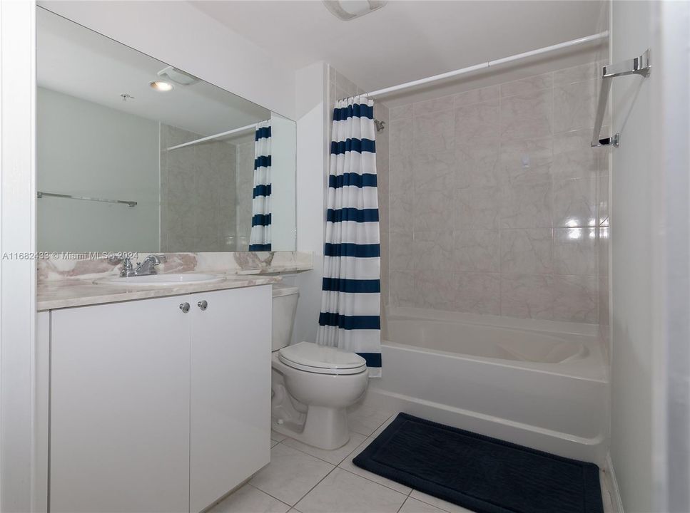 Active With Contract: $2,500 (1 beds, 1 baths, 765 Square Feet)