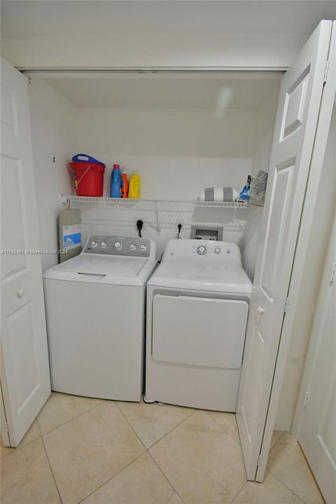 For Rent: $6,500 (2 beds, 2 baths, 1200 Square Feet)