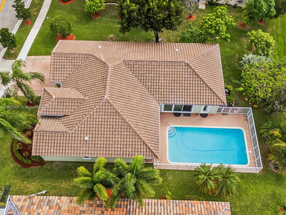 En Venta: $820,000 (4 camas, 3 baños, 2149 Pies cuadrados)