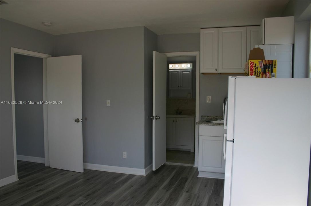 For Rent: $1,850 (1 beds, 1 baths, 360 Square Feet)