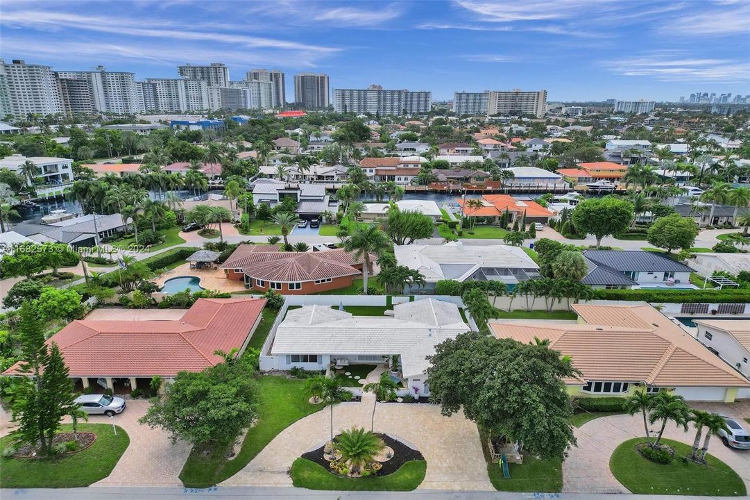 For Sale: $1,275,000 (3 beds, 2 baths, 2282 Square Feet)