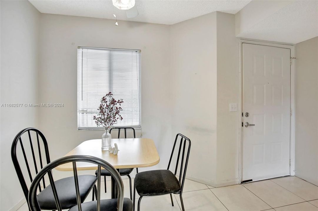 Active With Contract: $179,900 (2 beds, 2 baths, 1000 Square Feet)