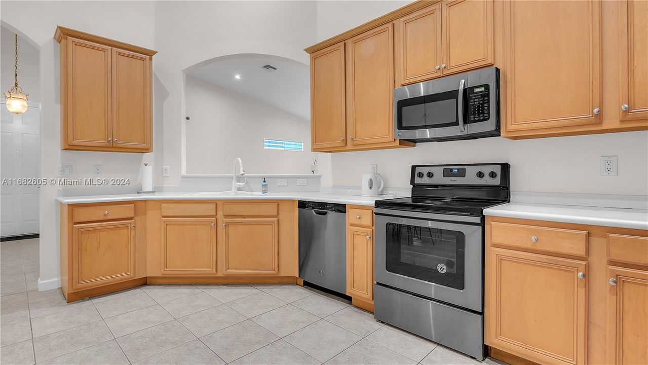 For Rent: $3,500 (2 beds, 2 baths, 1818 Square Feet)