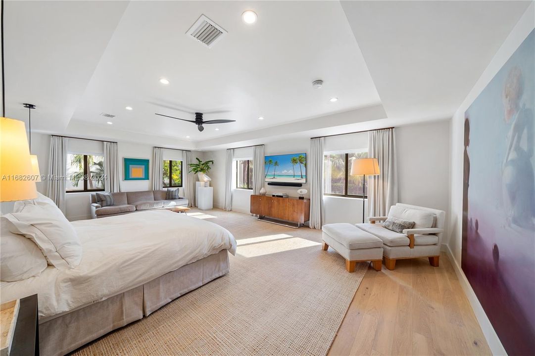 For Sale: $9,900,000 (5 beds, 4 baths, 6188 Square Feet)