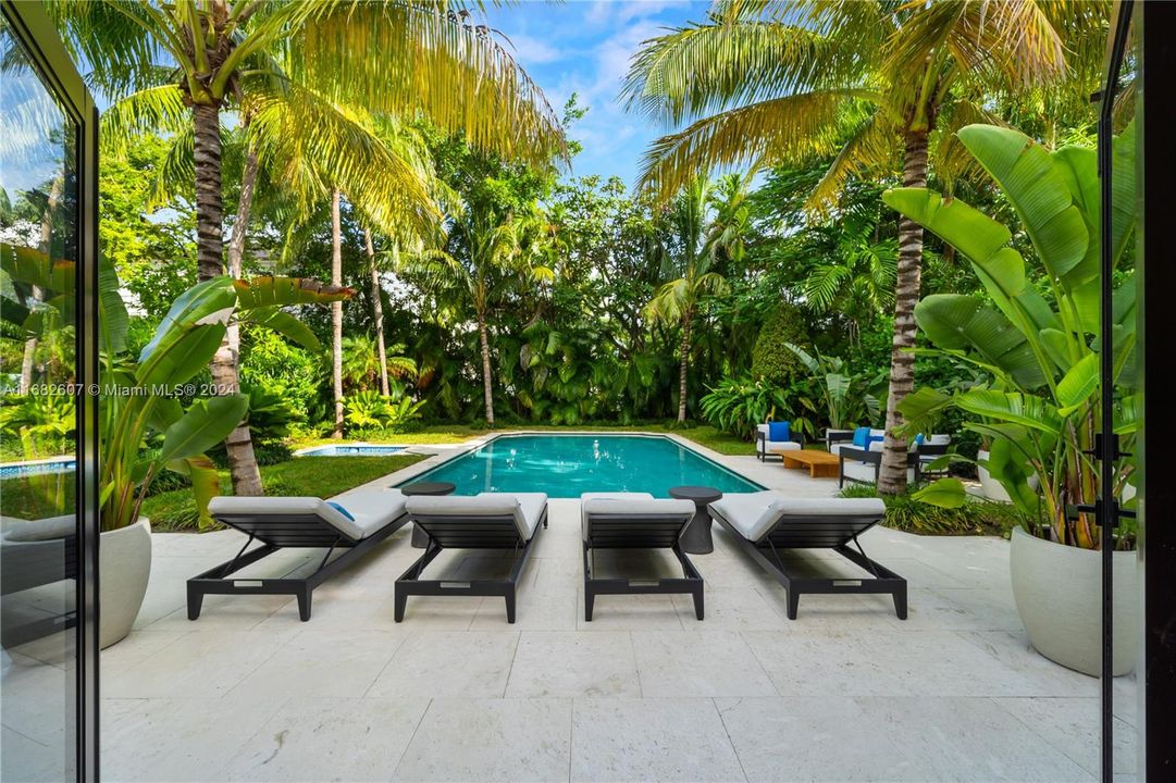 For Sale: $9,900,000 (5 beds, 4 baths, 6188 Square Feet)