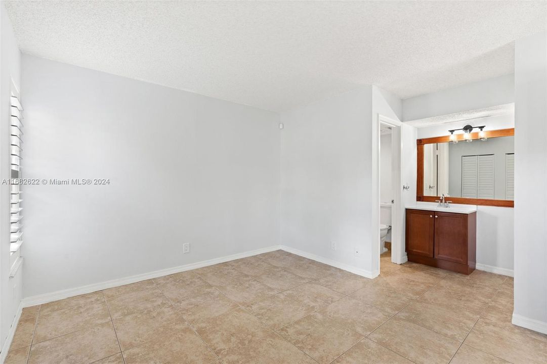 For Rent: $2,100 (2 beds, 2 baths, 768 Square Feet)