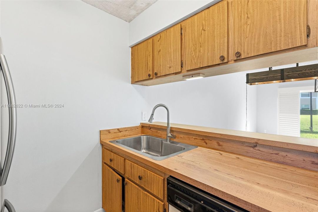 For Rent: $2,100 (2 beds, 2 baths, 768 Square Feet)