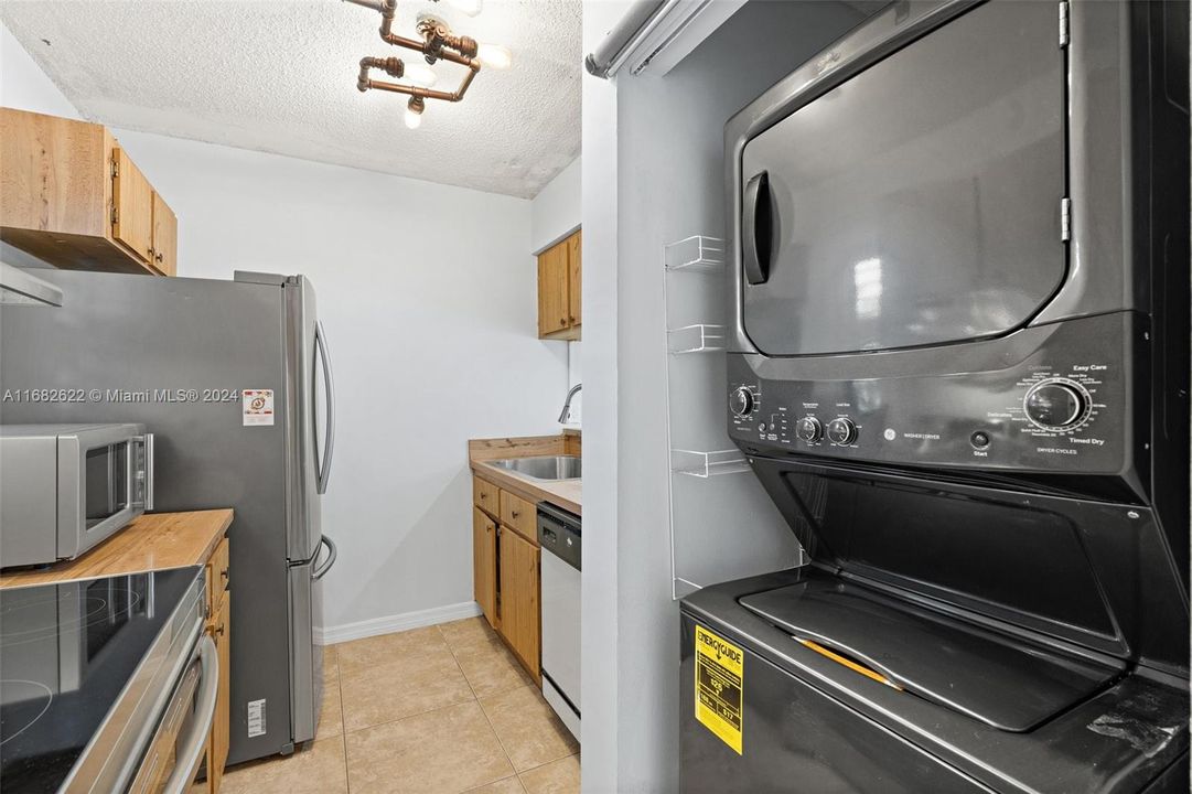 For Rent: $2,100 (2 beds, 2 baths, 768 Square Feet)