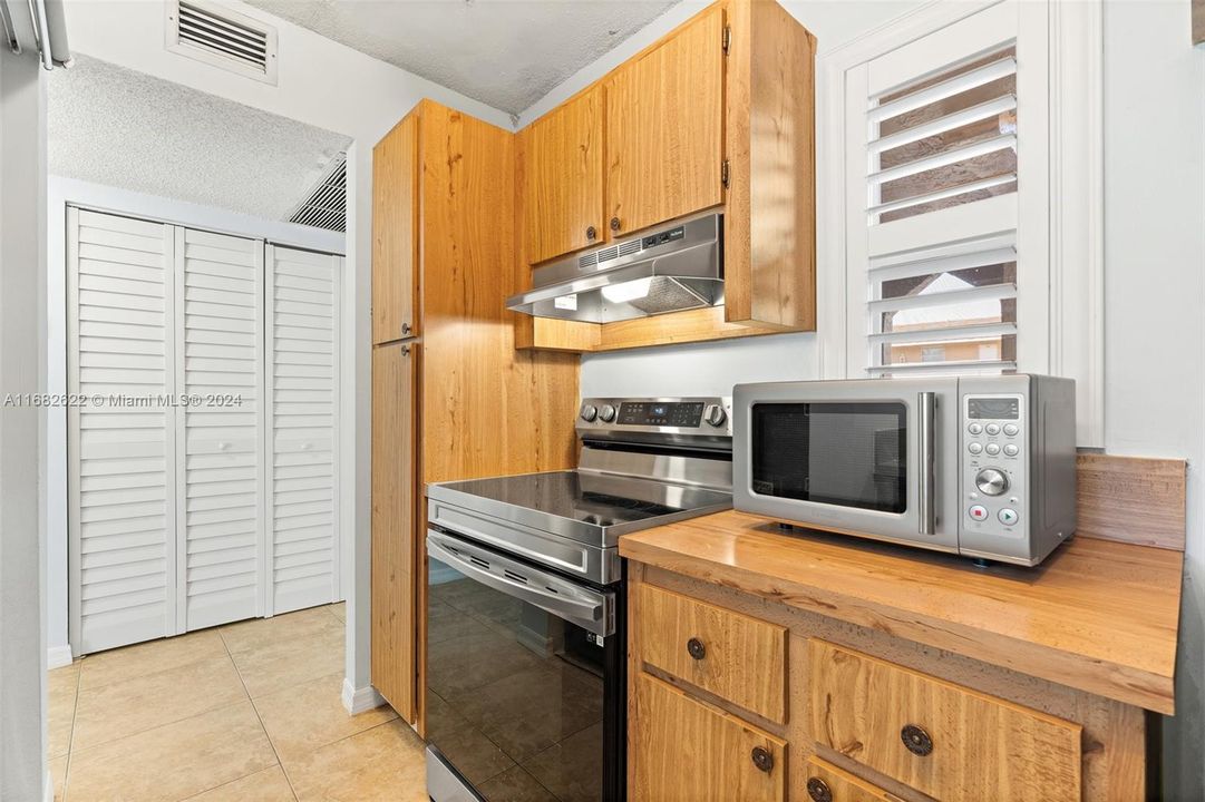 For Rent: $2,100 (2 beds, 2 baths, 768 Square Feet)