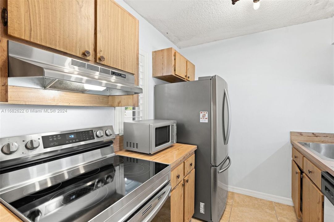 For Rent: $2,100 (2 beds, 2 baths, 768 Square Feet)