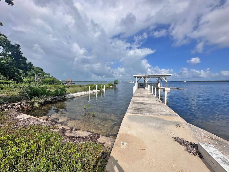 For Sale: $2,299,000 (2 beds, 2 baths, 828 Square Feet)